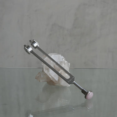Tuner – “Otto 64” + Rose Quartz Gem Foot 25mm - The Sound Healing Studio